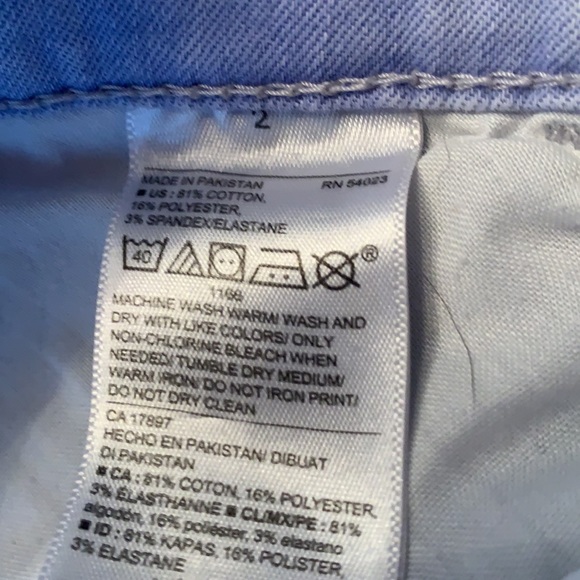 Old Navy Rockstar skinny cutoff jeans 2 - Picture 3 of 5